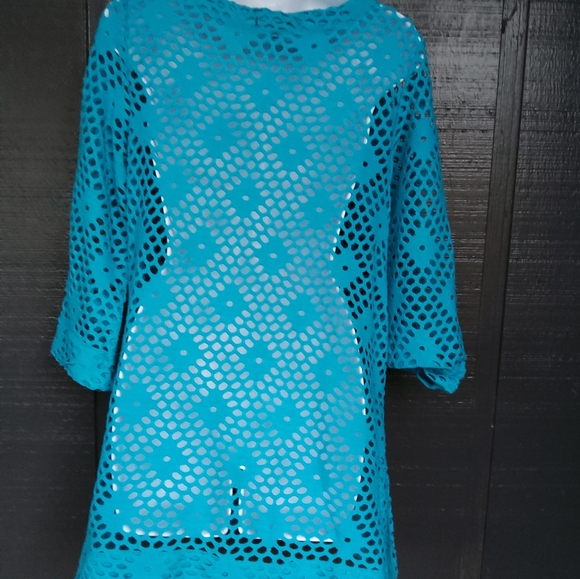 Cover up - Picture 3 of 3